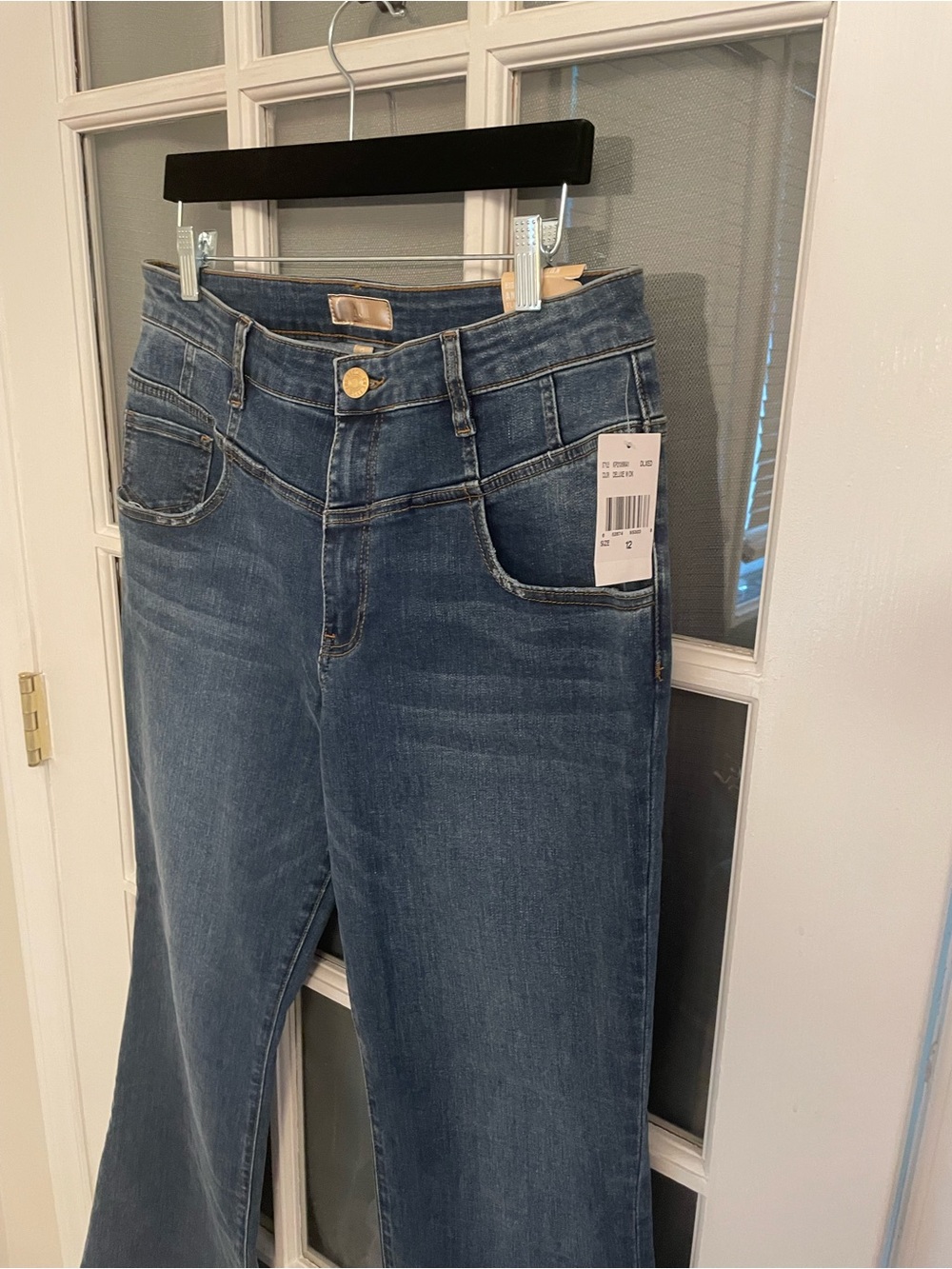 Kut from the Kloth High Rise Yoke front Ana flare Jean sz 12. 33” inseam - Picture 4 of 10